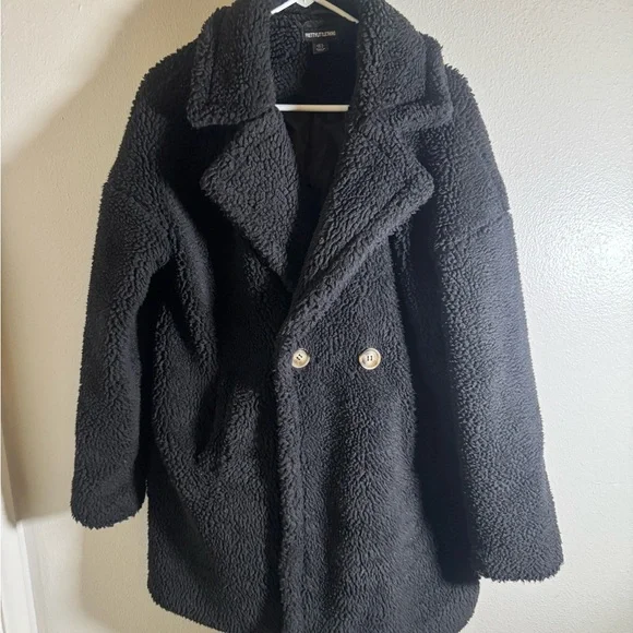 PrettyLittleThing Black Faux Shearling Teddy Coat - Picture 8 of 8